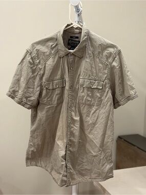 Light Green Short-Sleeve Button-Up Shirt - Large